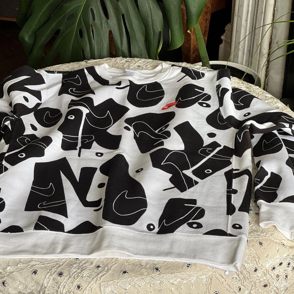 Nike Club Fleece Crewneck Sweatshirt White Black Graffiti All Over Print
